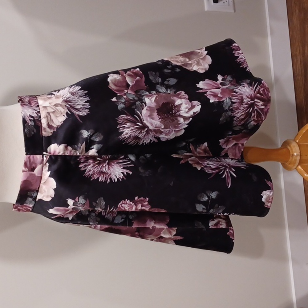 Le Chateau Floral Satin & Crinoline Circle Skirt- Sz. 10 - Picture 7 of 11